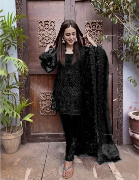 Zainab Chotani by Iqra Aziz | Luxury Net Embroidered