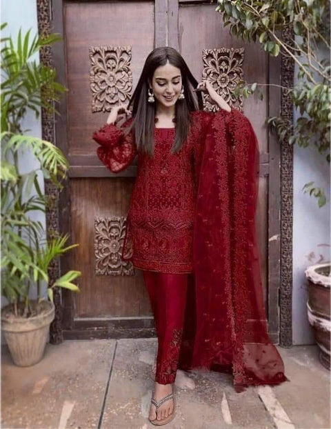 Zainab Chotani by Iqra Aziz | Luxury Net Embroidered